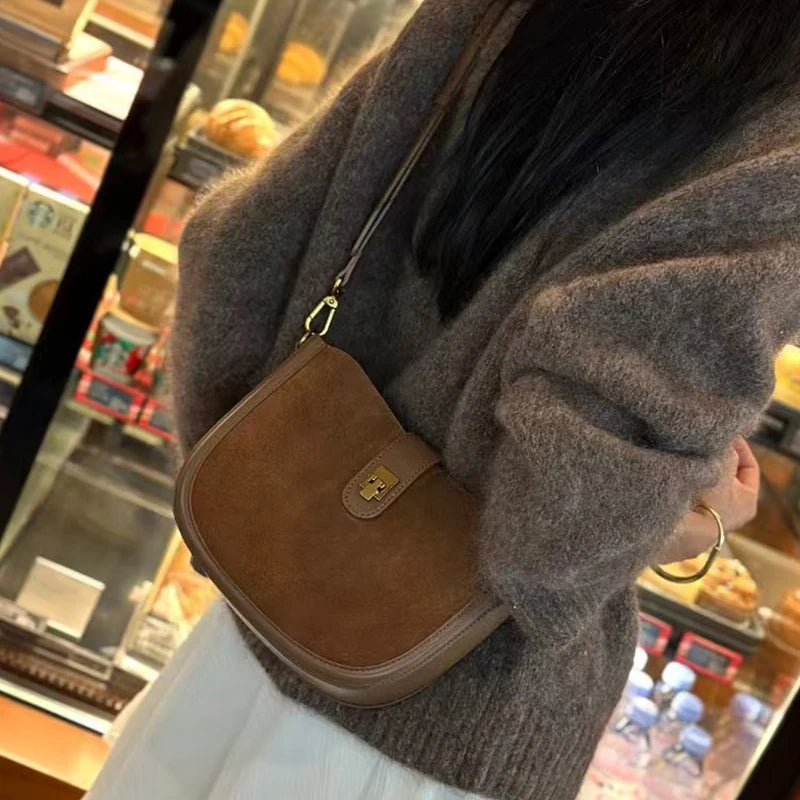 Cowhide Leather Crescent Shoulder Bag – detail view 9